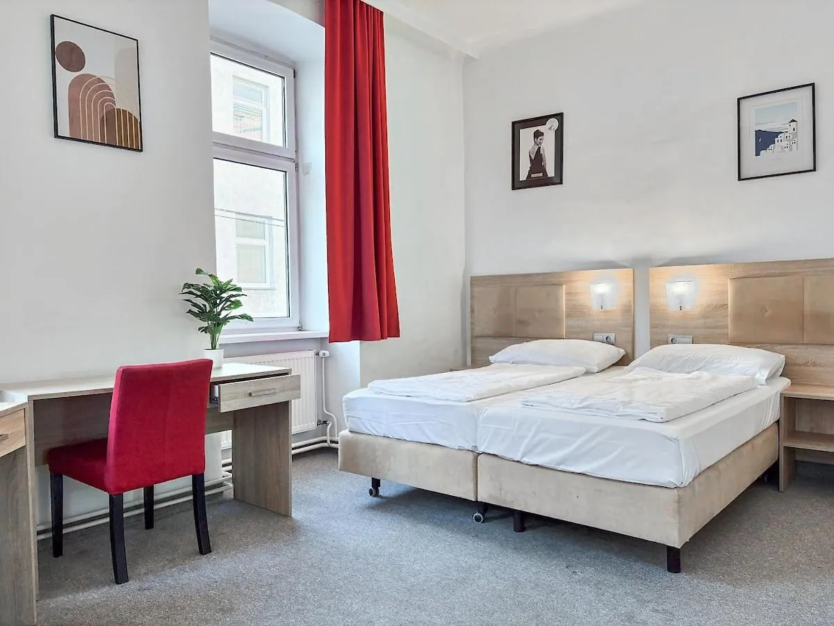 4 Mins To Metro I Wifi I 15 Mins To Inner City Bécs Apartman