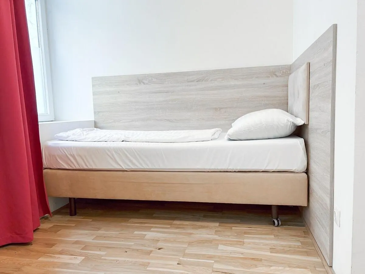 Apartman 4 Mins To Metro I Wifi I 15 Mins To Inner City Bécs