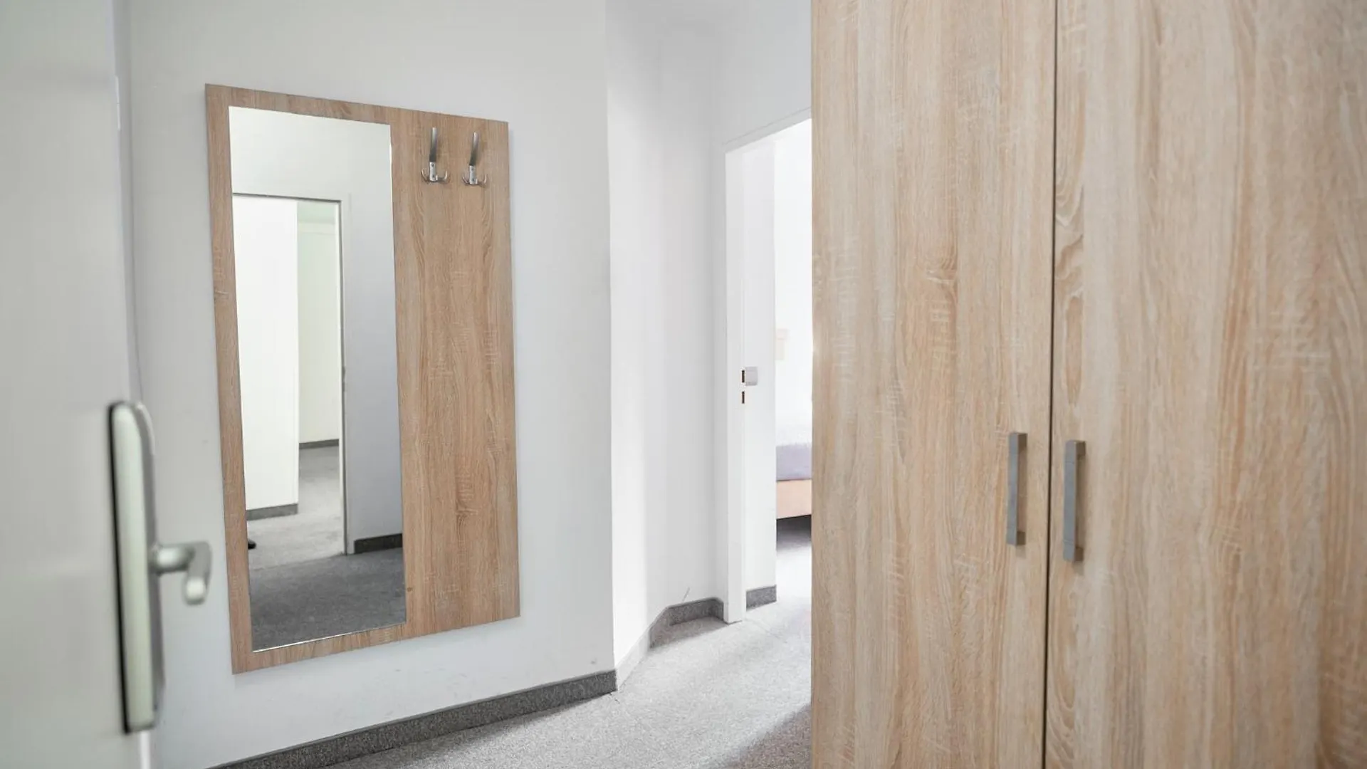 4 Mins To Metro I Wifi I 15 Mins To Inner City Bécs Apartman
