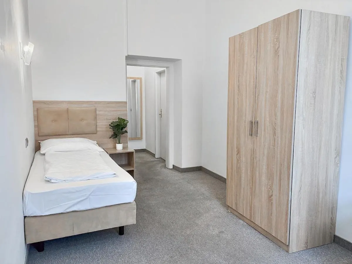 4 Mins To Metro I Wifi I 15 Mins To Inner City Vienna Apartment