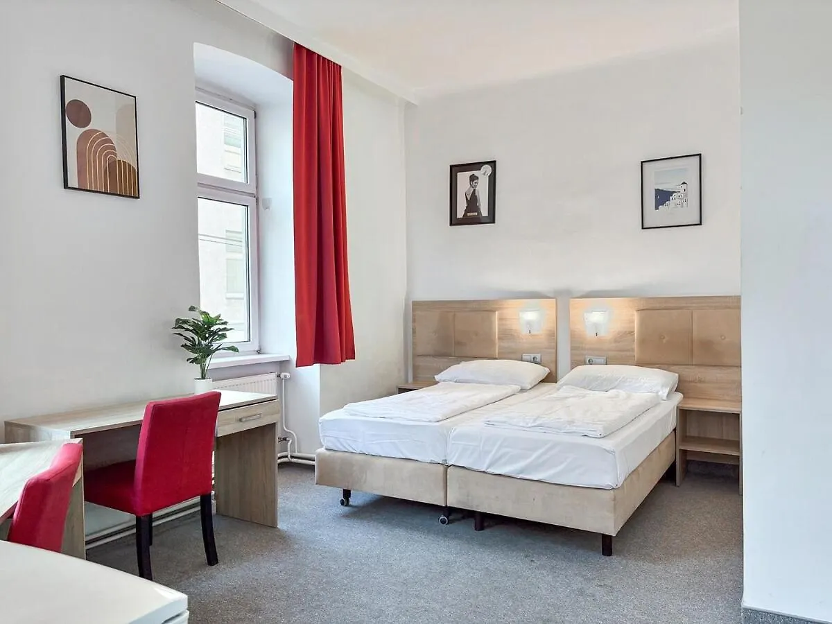 4 Mins To Metro I Wifi I 15 Mins To Inner City Vienna Apartment