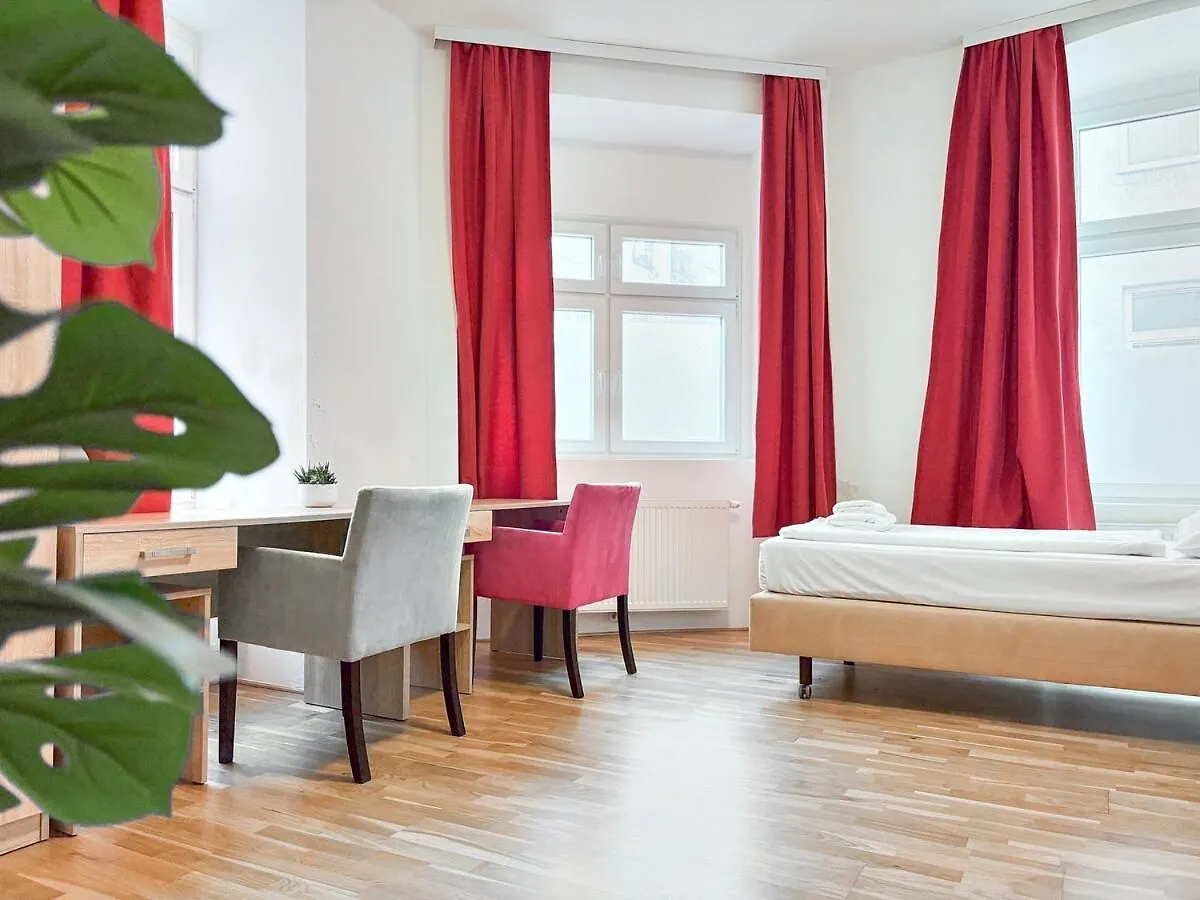 4 Mins To Metro I Wifi I 15 Mins To Inner City location